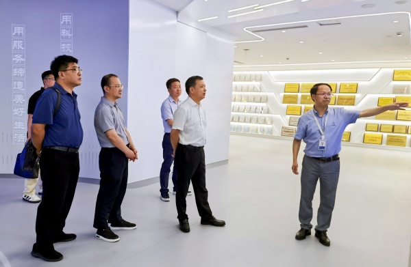 拱墅区人大常委会党组书记、主任鲍一飞带队走访手机看片福利永久